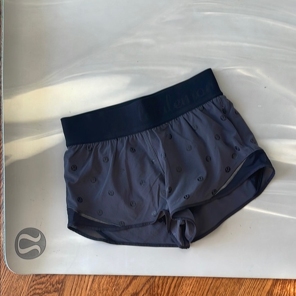 Lululemon I 4 - Picture 1 of 16